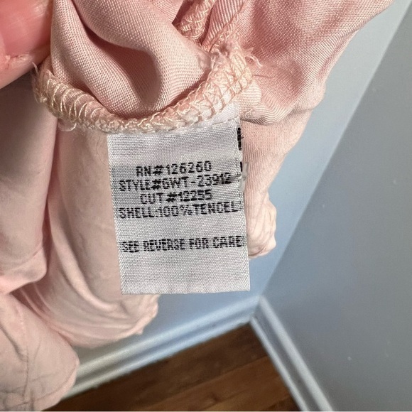 Velvet Heart Sleeveless Button Down Blouse Light Pink L - Picture 11 of 11